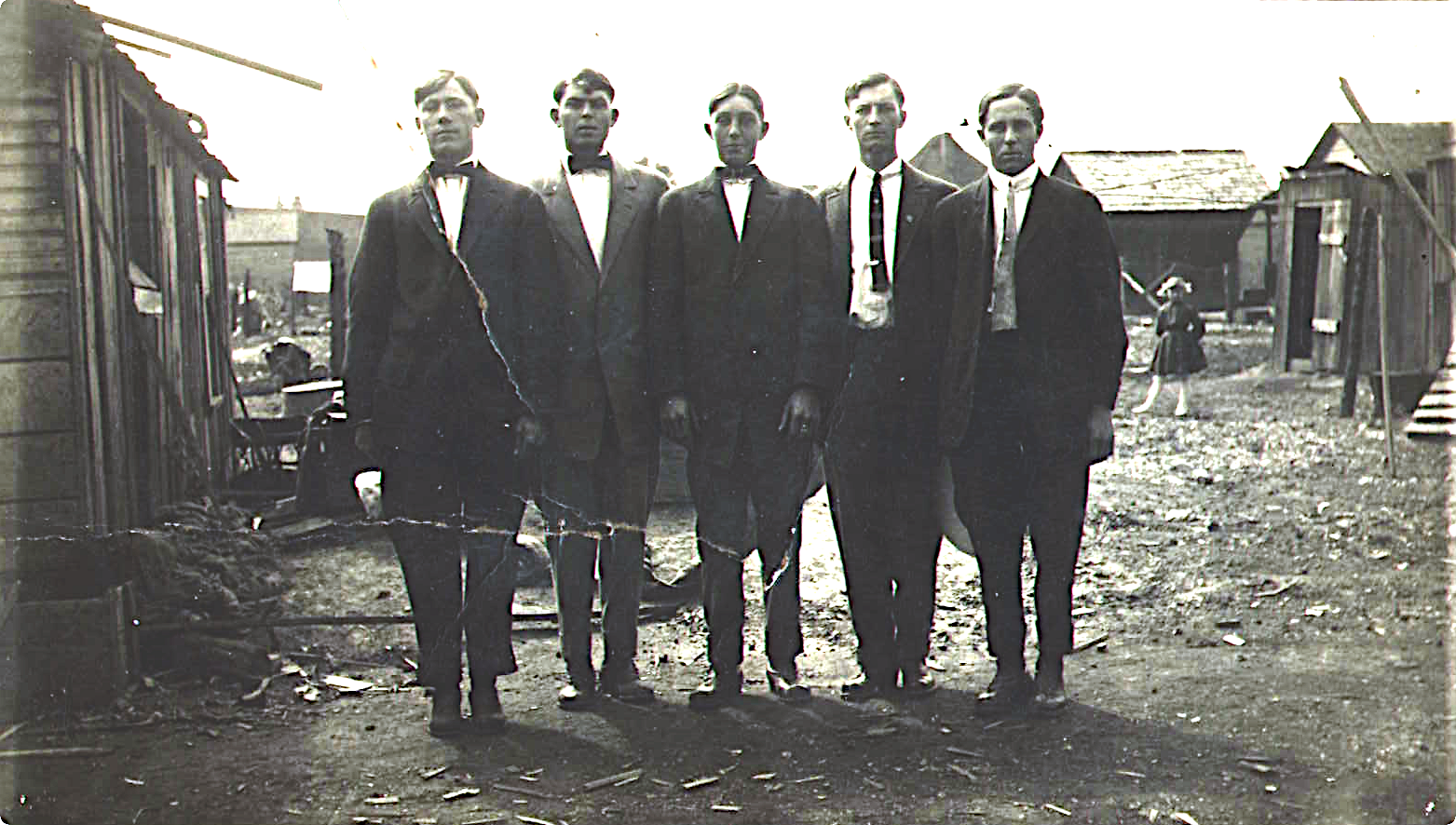 Group photo from 1913
